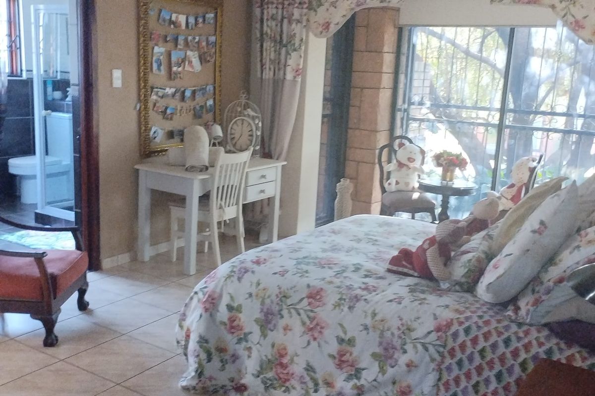 Bachelor Flat To Let in Eco Park. - Photo 2