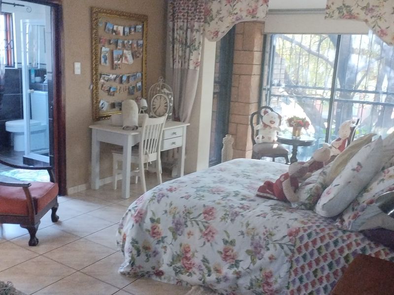 Bachelor Flat To Let in Eco Park. - Photo 2