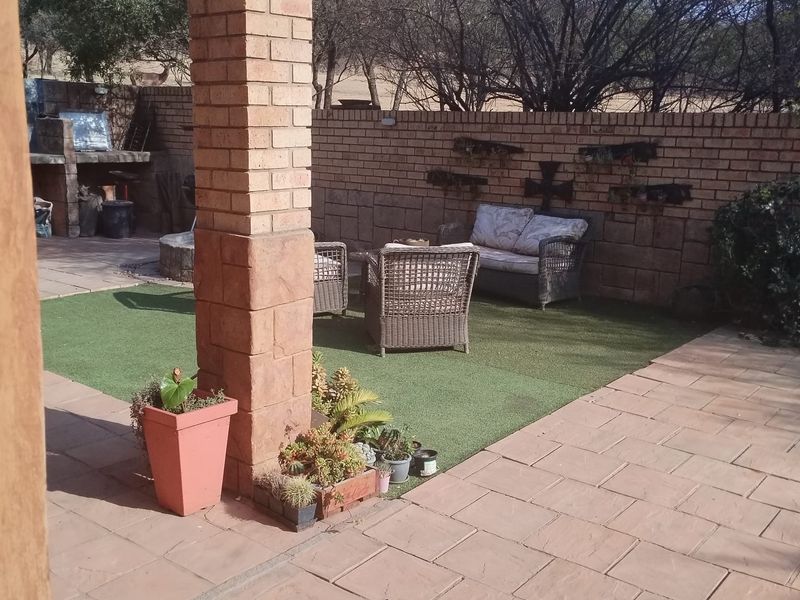 Bachelor Flat To Let in Eco Park. - Photo 10