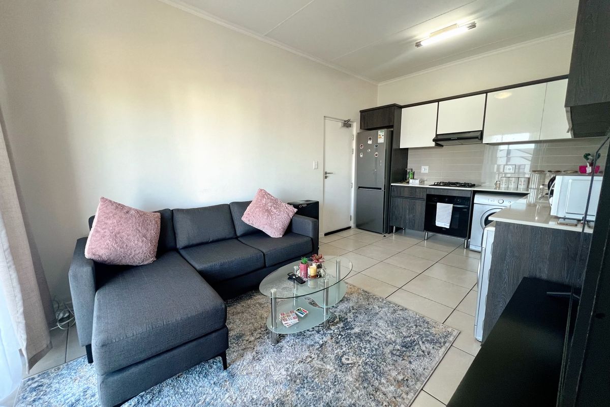 COZY & MODERN LIVING 1 BEDROOM APARTMENT - 1st JUNE 2026 - Photo 4