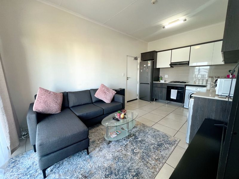 COZY & MODERN LIVING 1 BEDROOM APARTMENT - 1st JUNE 2026 - Photo 4