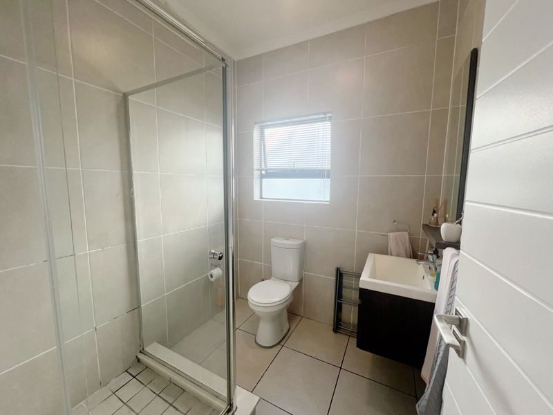 COZY & MODERN LIVING 1 BEDROOM APARTMENT - 1st JUNE 2026 - Photo 5
