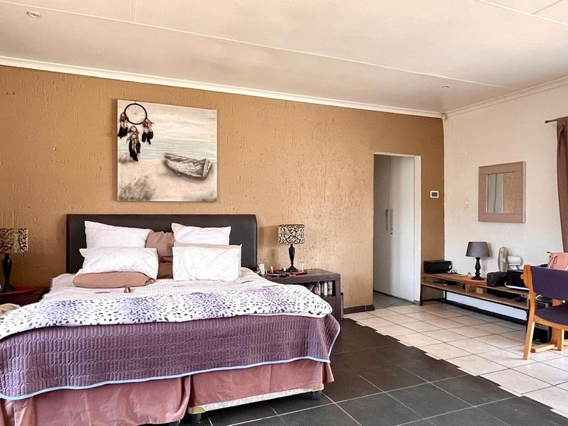 Ready for you to move in! - Photo 10