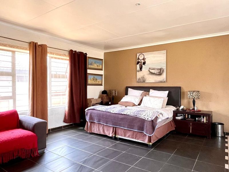 Ready for you to move in! - Photo 6