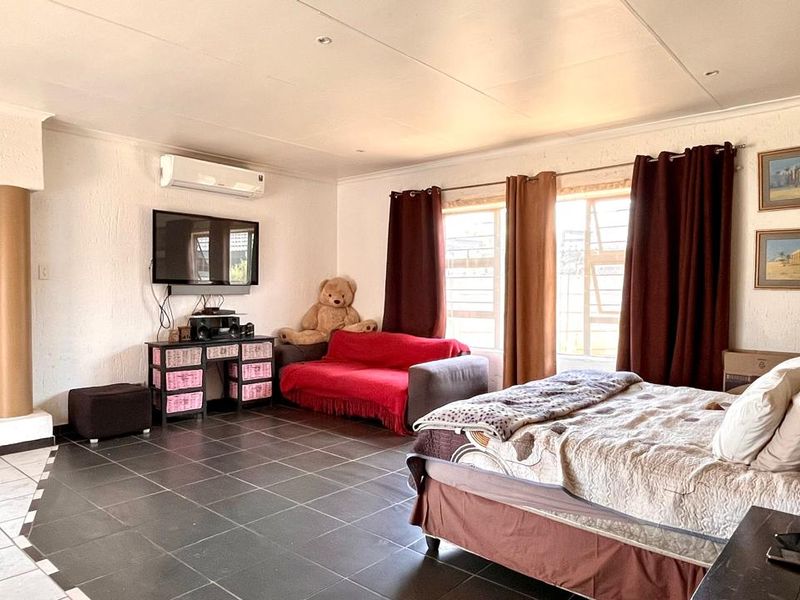 Ready for you to move in! - Photo 7