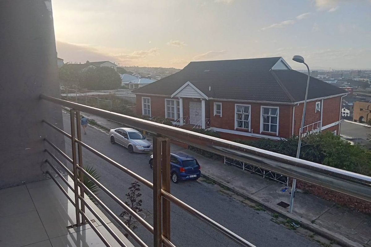 RICHMOND HILL 1 BED 1 BATH APARTMENT WITH PARKING FOR SALE - Photo 5