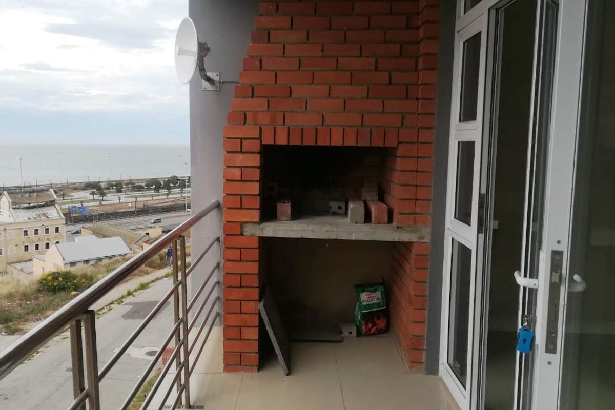 RICHMOND HILL 1 BED 1 BATH APARTMENT WITH PARKING FOR SALE - Photo 4