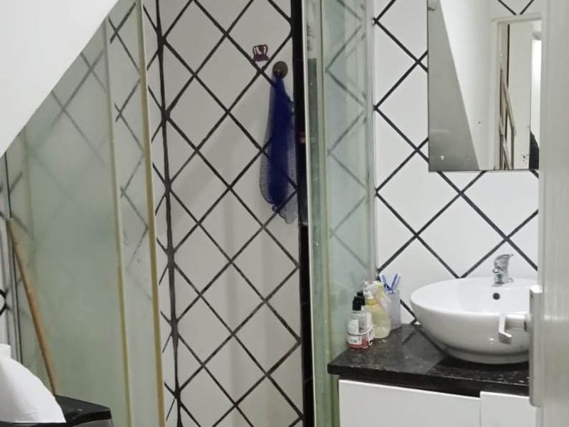 RICHMOND HILL 1 BED 1 BATH APARTMENT WITH PARKING FOR SALE - Photo 10