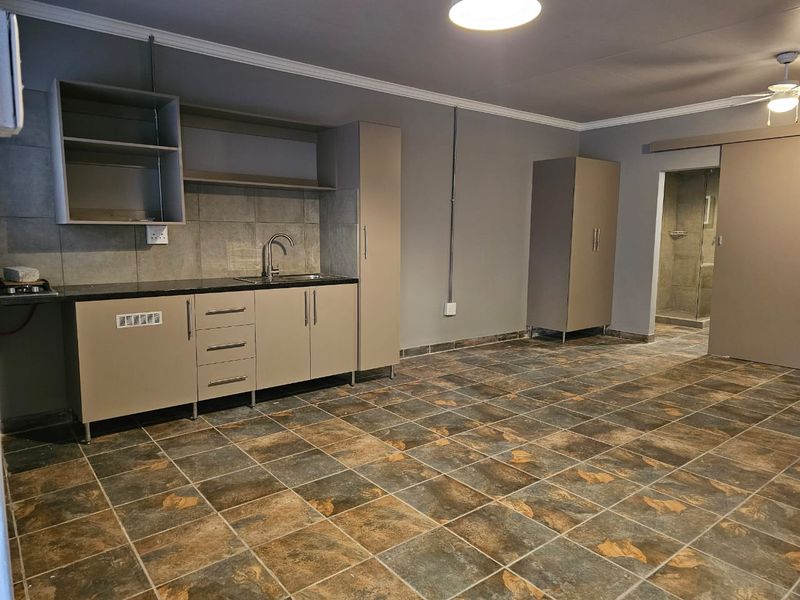 Bachelor Flat To Rent - Photo 8