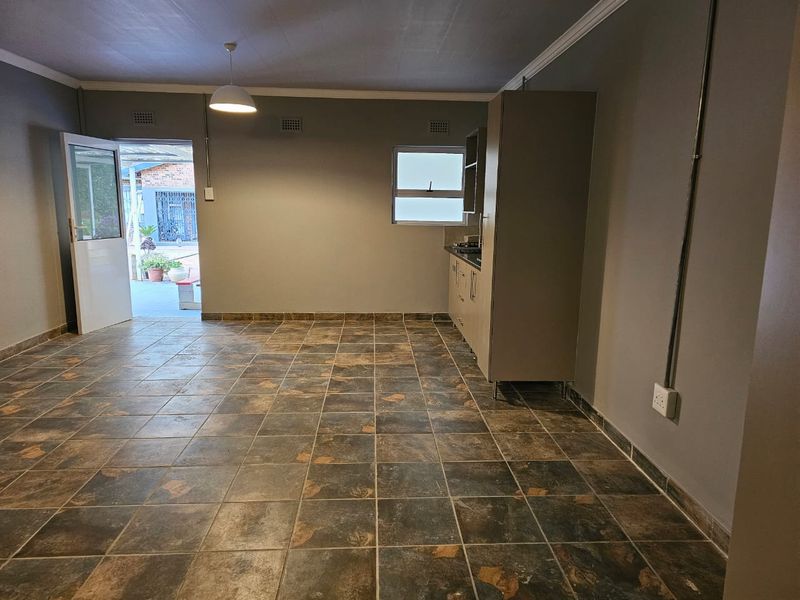 Bachelor Flat To Rent - Photo 6