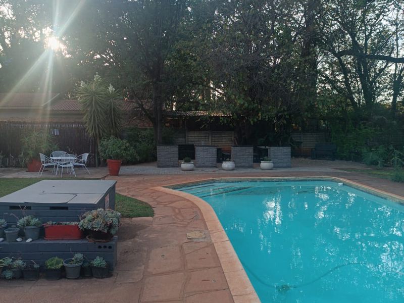 Bachelor Flat To Rent - Photo 2