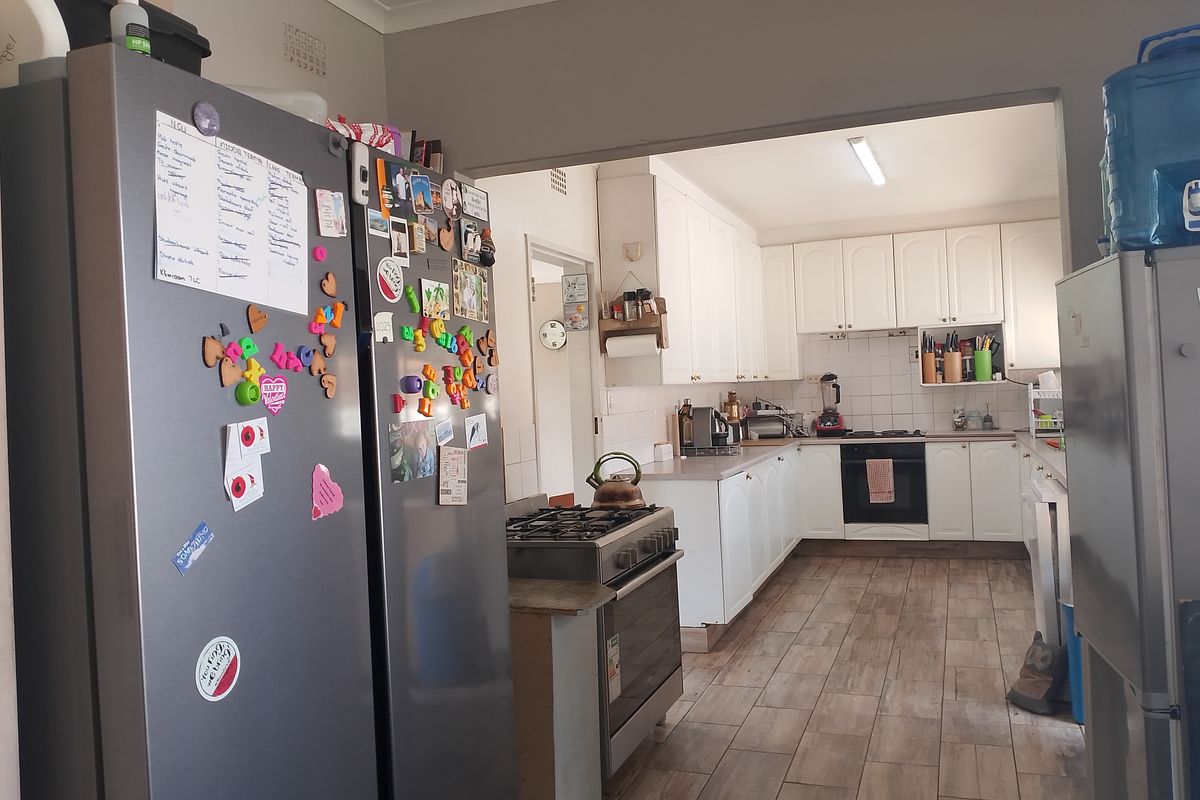 4 Bedroom House For Sale in Dalpark Proper - Photo 2