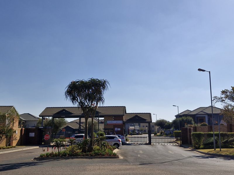 Modern 3-Bedroom Duplex for Sale in Zambezi Manor – R1 800 000 - Photo 2