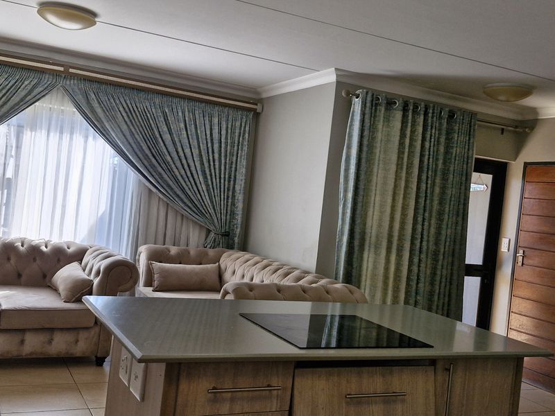 Modern 3-Bedroom Duplex for Sale in Zambezi Manor – R1 800 000 - Photo 4