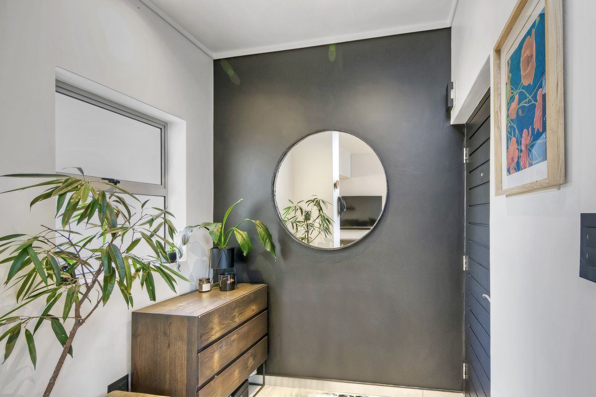 MORNINGSIDES RARE GEM  - WOW WOW -  2 BED - Photo 3