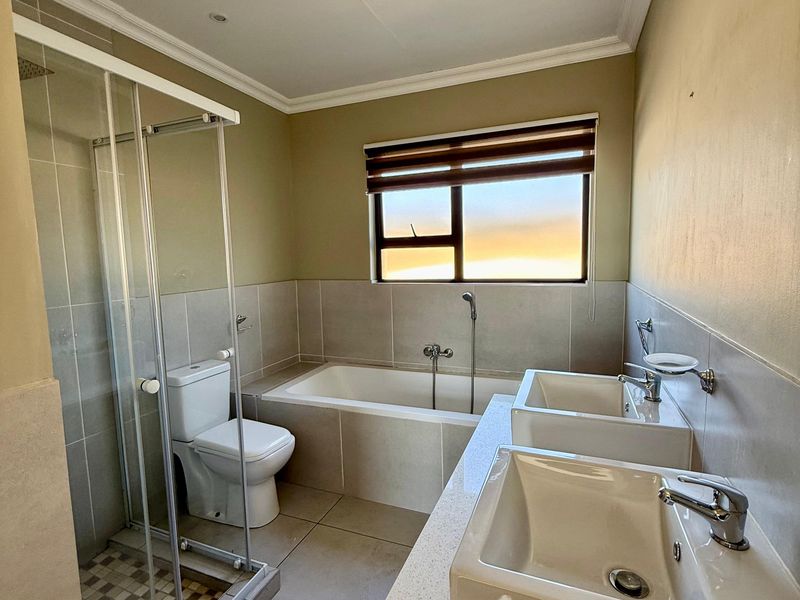 Duplex For Sale In Witbank - Photo 8