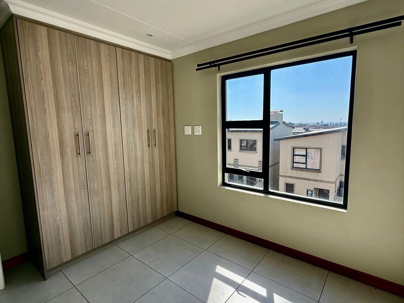 Duplex For Sale In Witbank - Photo 6