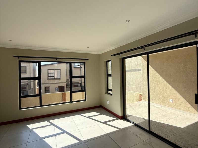 Duplex For Sale In Witbank - Photo 3