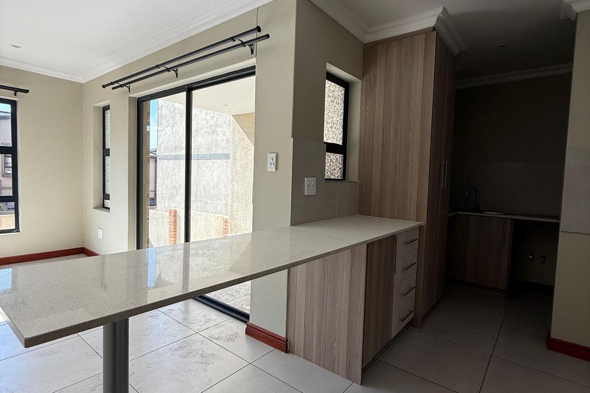 Duplex For Sale In Witbank - Photo 2