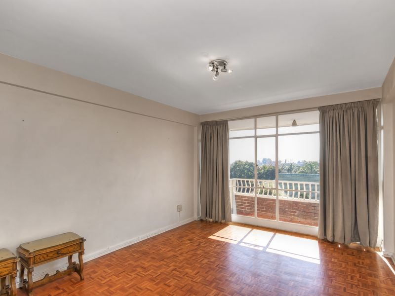 PERFECT LOCK UP AND GO IN A WELL MAINTAINED COMPLEX WITH A 24 HOUR GUARD!!!! - Photo 4