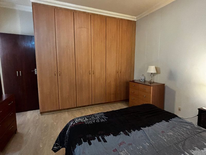 Ground incredible  floor garden unit 3 beds 3 baths - Photo 5