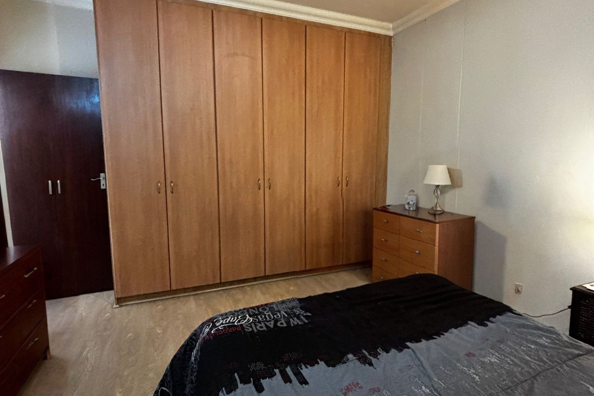 Ground incredible  floor garden unit 3 beds 3 baths - Photo 5