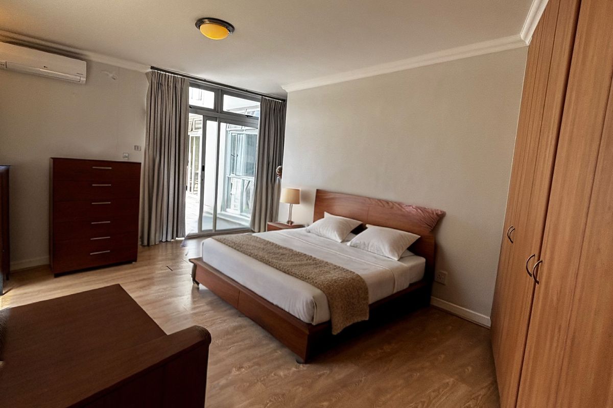 Ground incredible  floor garden unit 3 beds 3 baths - Photo 3