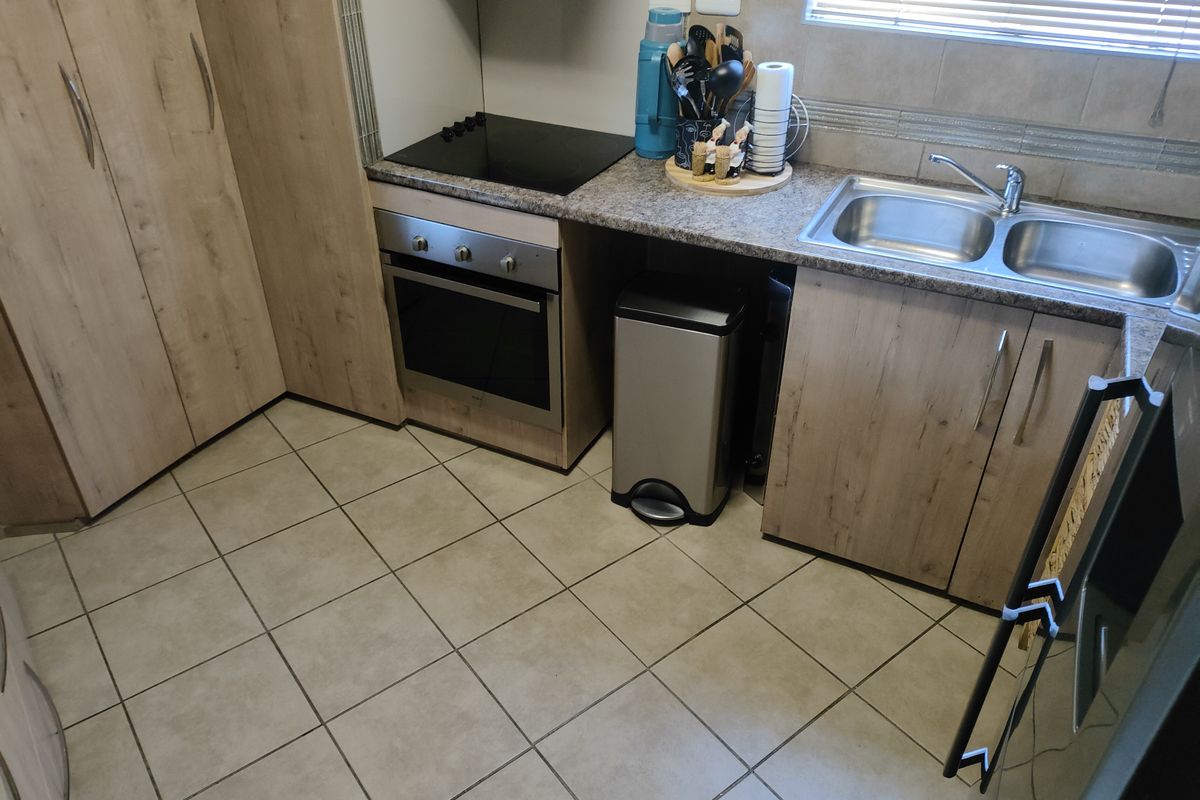 Townhouse Pending Sale In Pretoria - Photo 3