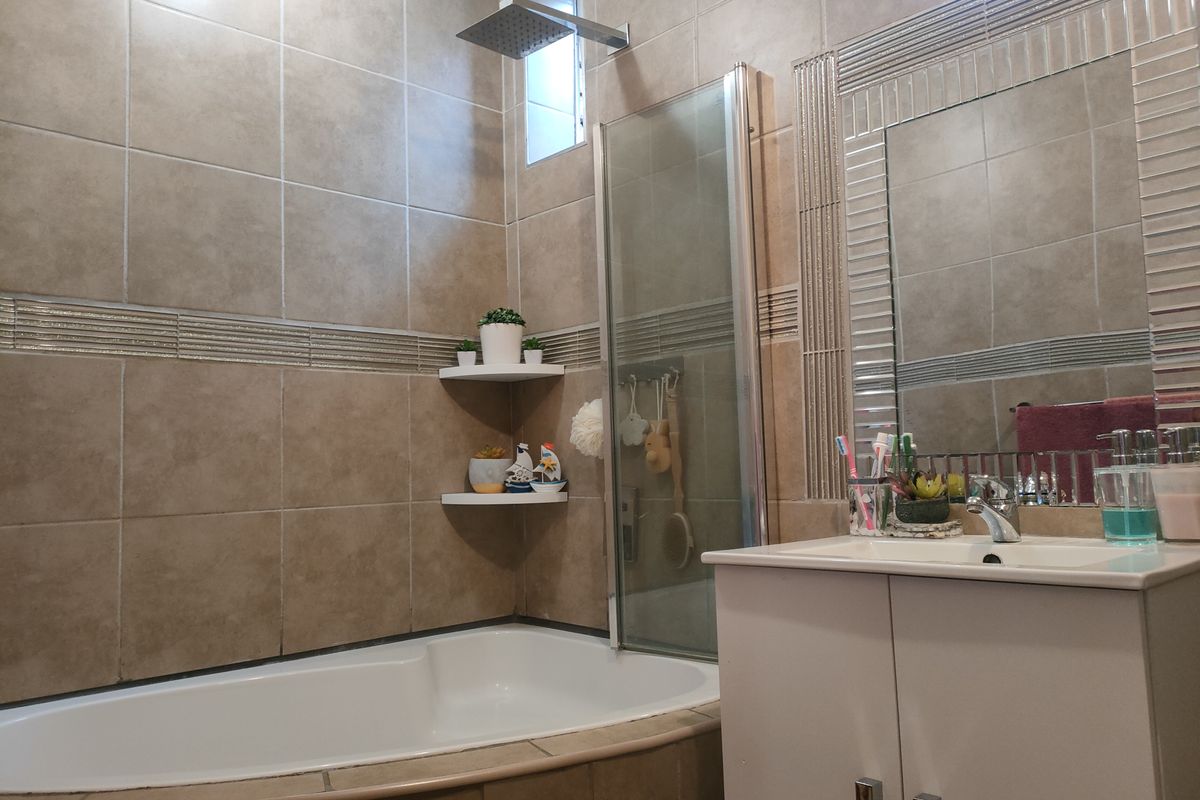 Townhouse Pending Sale In Pretoria - Photo 4