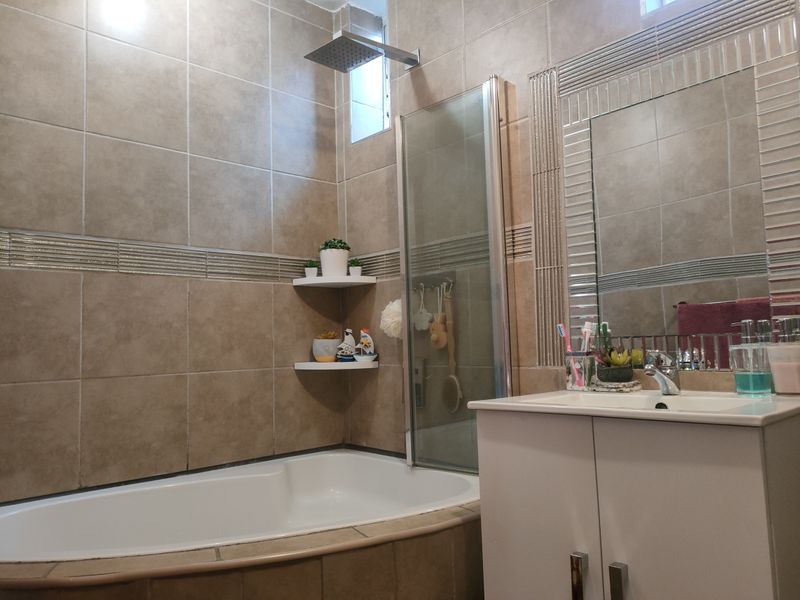 Townhouse Pending Sale In Pretoria - Photo 4