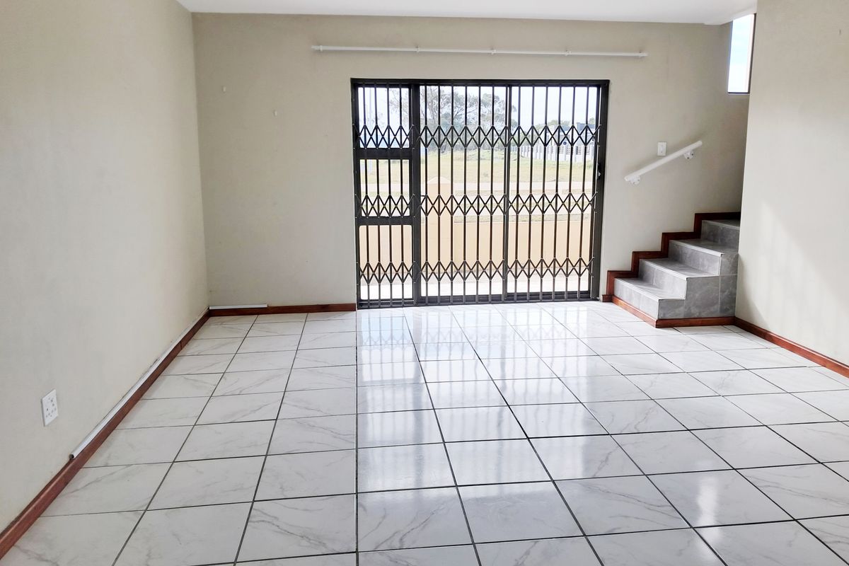 PARSONSVLEI 2 BED 1 BATH HOUSE WITH PARKING FOR RENT - Photo 3