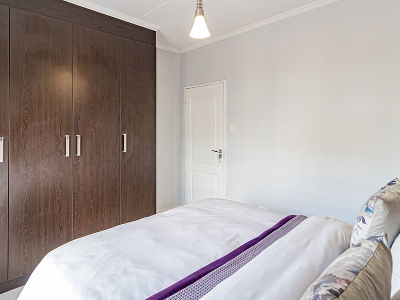 Modern 2-Bed, 2-Bath Apartment for Sale in The William - Tenanted until May 2026 - Photo 10
