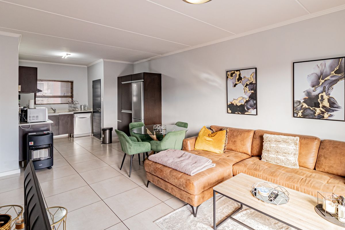 Modern 2-Bed, 2-Bath Apartment for Sale in The William - Tenanted until May 2026 - Photo 2