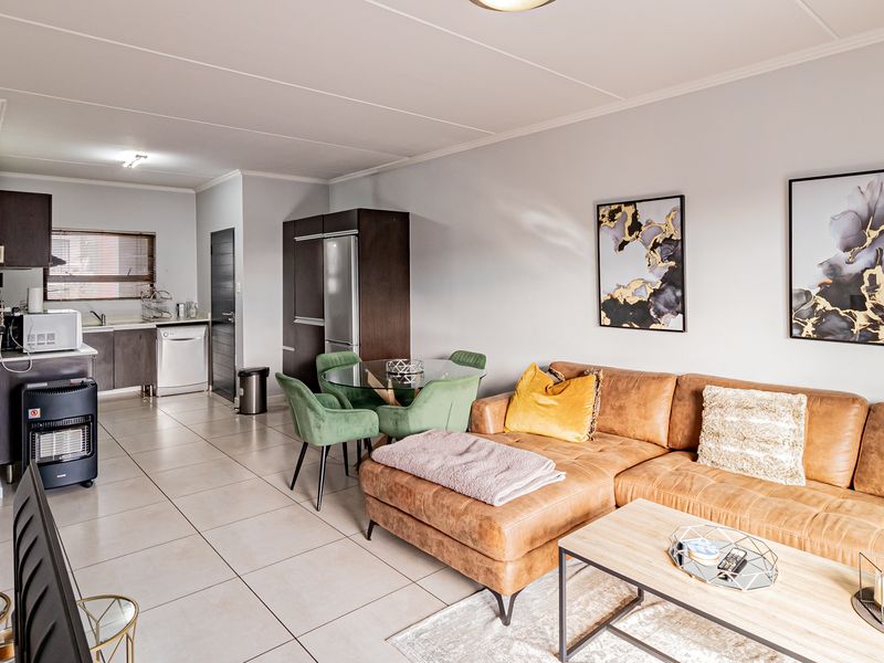 Modern 2-Bed, 2-Bath Apartment for Sale in The William - Tenanted until May 2026 - Photo 2
