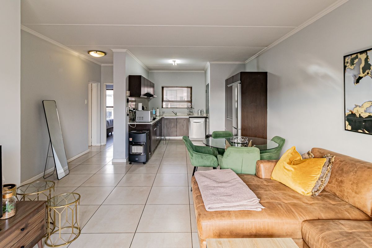 Modern 2-Bed, 2-Bath Apartment for Sale in The William - Tenanted until May 2026 - Photo 3