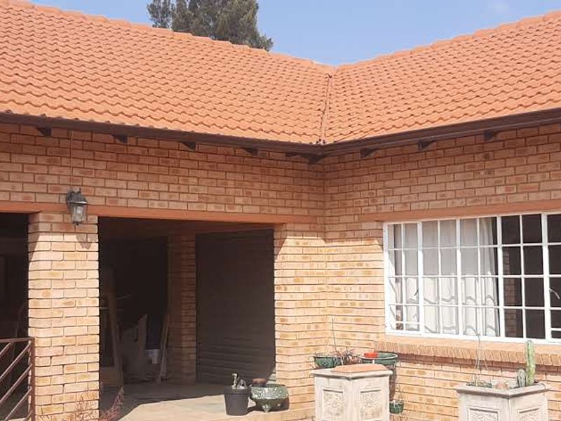 Huge walled  Smallholding! - Photo 3