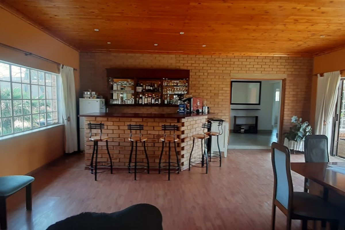 Huge walled  Smallholding! - Photo 4