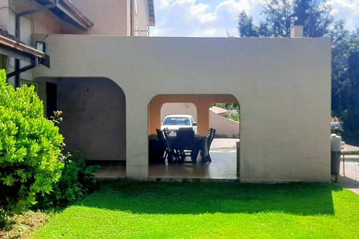 Tranquil Green Escape on Expansive Golden Land! - Photo 3