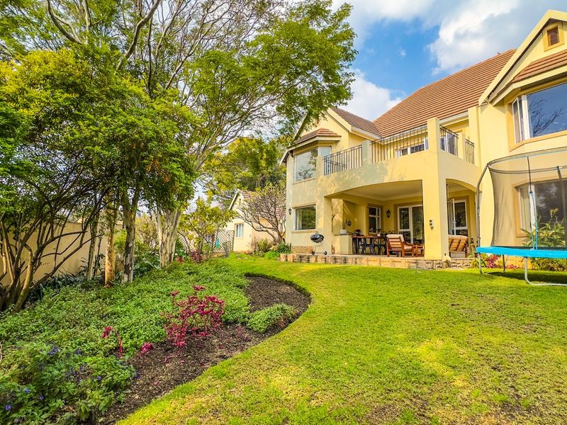 Elegant 3-Bedroom Home with Separate Flatlet, Staff Quarters & Garden Oasis in Bryanston - Photo 3
