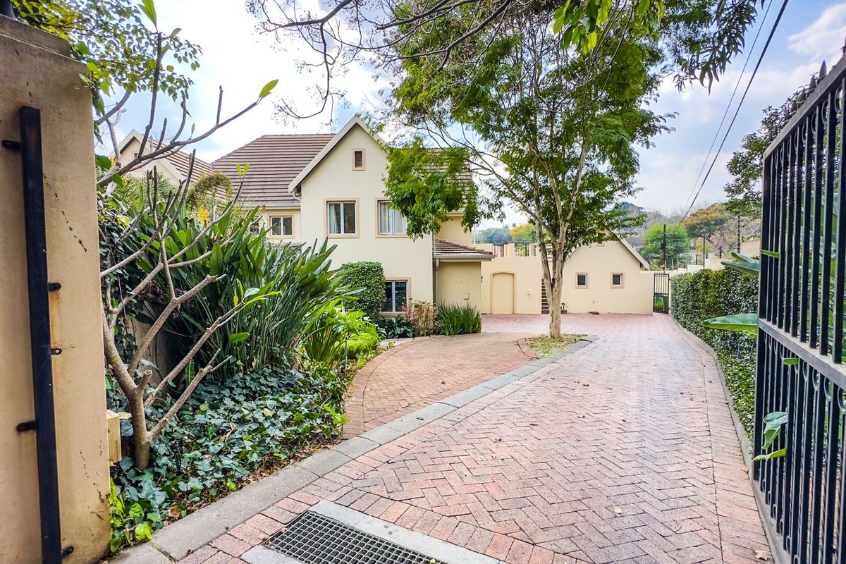 Elegant 3-Bedroom Home with Separate Flatlet, Staff Quarters & Garden Oasis in Bryanston - Photo 5