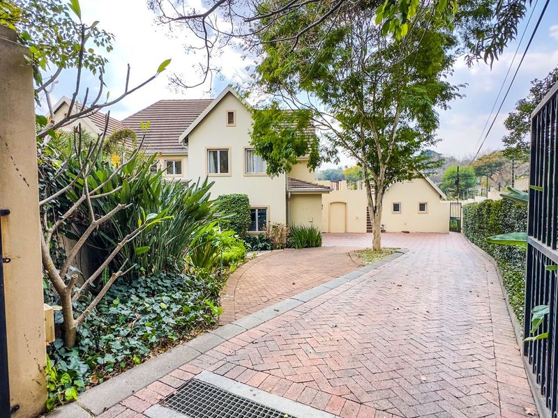 Elegant 3-Bedroom Home with Separate Flatlet, Staff Quarters & Garden Oasis in Bryanston - Photo 5