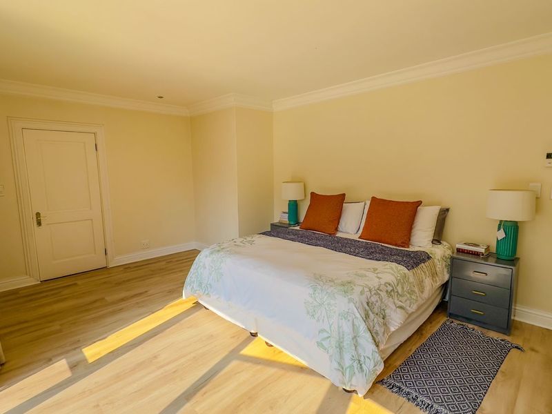Elegant 3-Bedroom Home with Separate Flatlet, Staff Quarters & Garden Oasis in Bryanston - Photo 10