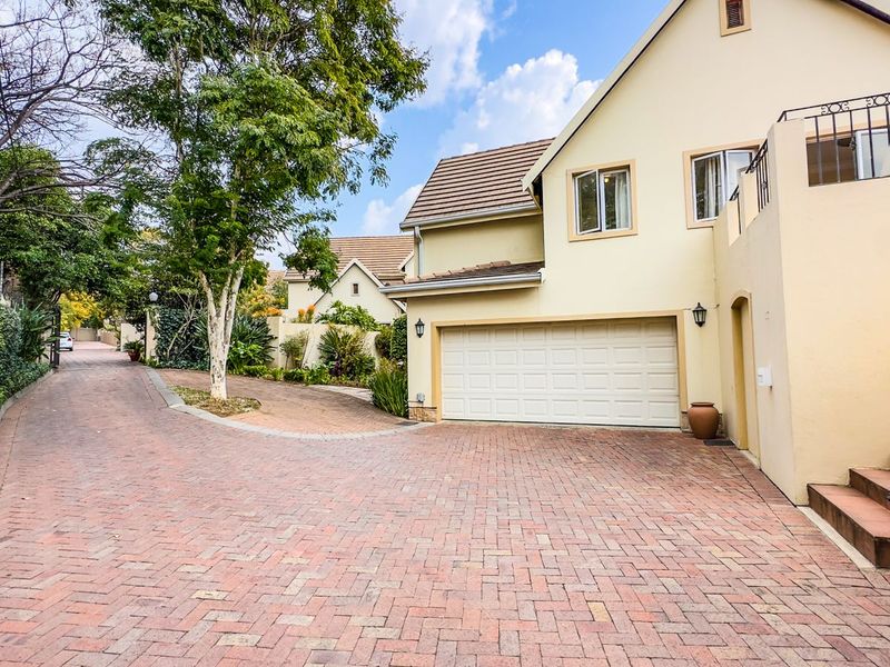 Elegant 3-Bedroom Home with Separate Flatlet, Staff Quarters & Garden Oasis in Bryanston - Photo 8