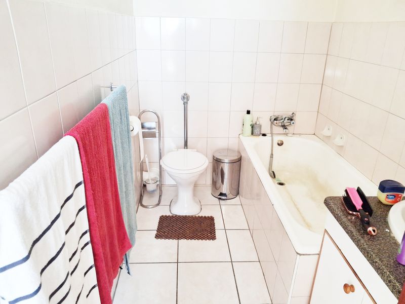 HUMEWOOD 2 BED 2 BATH FURNISHED APARTMENT WITH PARKING FOR RENT - Photo 10