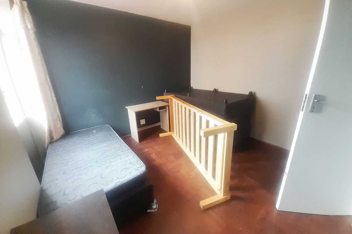 CENTRAL FURNISHED ROOM IN APARTMENT FOR RENT - Photo 2