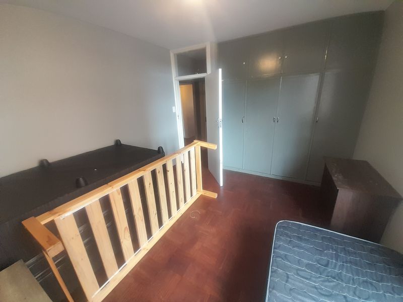 CENTRAL FURNISHED ROOM IN APARTMENT FOR RENT - Photo 3