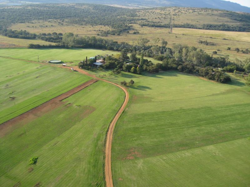 Versatile working farm at the foothills of the Magalies mountains - Photo 2