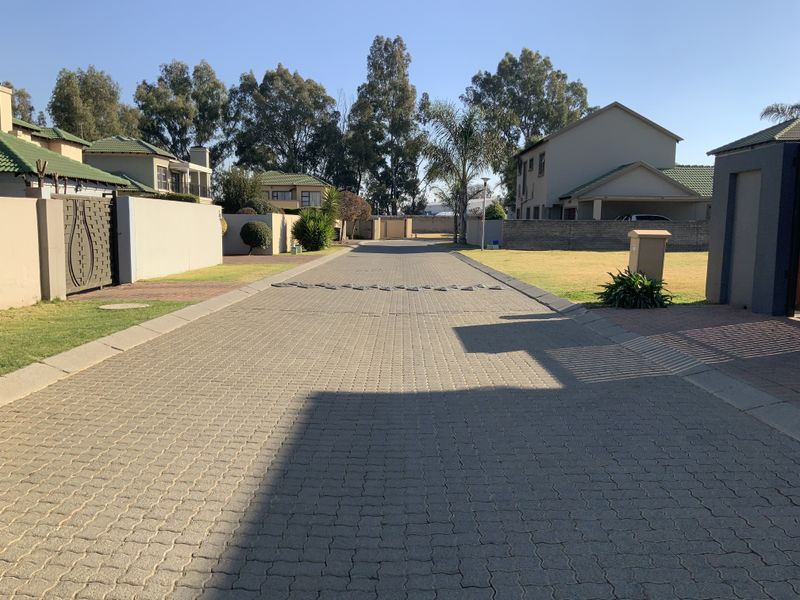 Urgent sale... exclusive property. - Photo 5