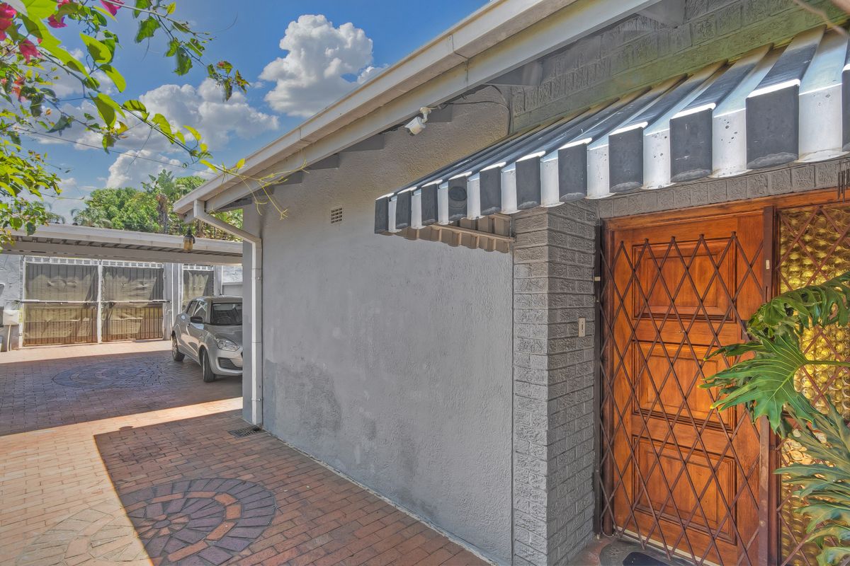 Solid family home in prime location - Photo 2