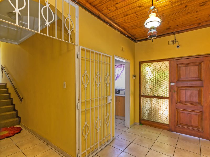 Solid family home in prime location - Photo 5